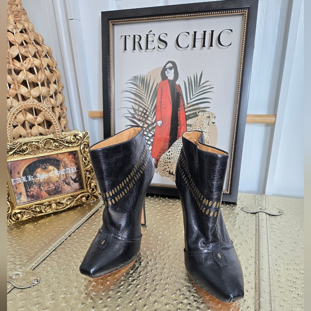 BLACK L.A.M.B. STILETTO BOOTIES 🖤💛